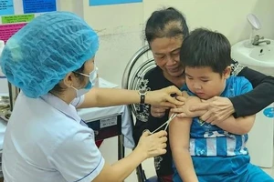 Ngành y tế TPHCM tổ chức chiến dịch tiêm vaccine sởi cho trẻ em trên địa bàn thành phố