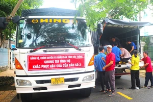 Hơn 50 tấn hàng đầu tiên từ Sóc Trăng được chuyển đi hỗ trợ đồng bào miền Bắc bị thiệt hại do bão số 3