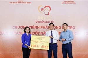 Tập đoàn công nghiệp than, khoáng sản Việt Nam ủng hộ 100 tỷ đồng