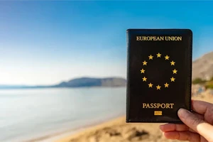 EU triển khai hộ chiếu trên điện thoại