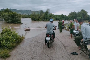 Gia Lai: Cầu tràn bị ngập, 200 hộ dân bị cô lập