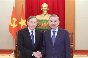 Tổng Bí thư Tô Lâm tiếp Đại tướng David Petraeus, đồng sở hữu Quỹ đầu tư Kohlberg Kravis Roberts, Hoa Kỳ