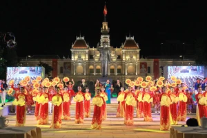 Chương trình nghệ thuật đặc biệt “Việt Nam vang khúc khải hoàn ca”