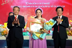 Thí sinh Nguyễn Quỳnh Như (Bạc Liêu) đoạt giải Quán quân "Bông lúa vàng" 2023. Ảnh: THÚY BÌNH