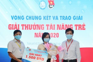 Tiến sĩ Trịnh Hoàng Kim Tú đoạt giải nhất giải thưởng Tài năng trẻ ĐH Y Dược TPHCM 