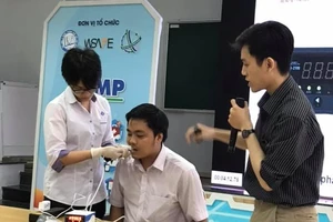 “Chế tạo máy đo lực cắn ở người” giành giải nhất cuộc thi iUMP