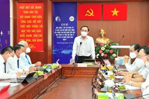 Bí thư Thành ủy TPHCM Nguyễn Văn Nên: Xây dựng giải pháp ngăn chặn nguồn lây bệnh từ xa