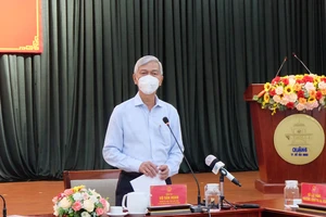 Phó Chủ tịch UBND TPHCM Võ Văn Hoan: Nên có thư khen các trường hợp gửi lại tiền hỗ trợ