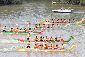 Huyện Đồng Phú (tỉnh Bình Phước) giành giải nhất đua thuyền truyền thống TPHCM năm 2022