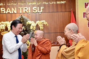 Lãnh đạo TPHCM thăm, chúc mừng Đại lễ Phật đản Phật lịch 2566 – Dương lịch năm 2022