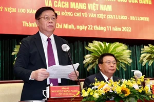 Trưởng Ban Tuyên giáo Trung ương Nguyễn Trọng Nghĩa phát biểu tại hội thảo. Ảnh: VIỆT DŨNG