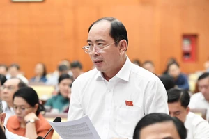 Giám đốc Sở Y tế TPHCM Tăng Chí Thượng nói về hoạt động thẩm mỹ chui trên địa bàn TPHCM. Ảnh: VIỆT DŨNG 
