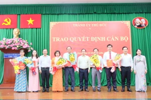 TP Thủ Đức trao quyết định nhân sự 3 trung tâm vừa thành lập