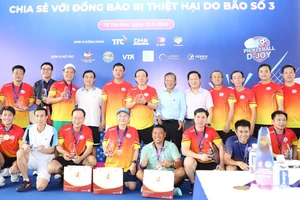 Bí thư Thành ủy TPHCM dự giải pickleball vận động ủng hộ đồng bào bị ảnh hưởng do bão số 3