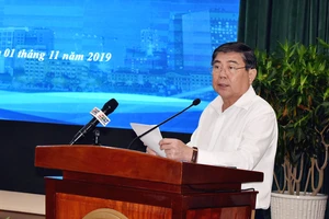 Chủ tịch UBND TP Nguyễn Thành Phong phát biểu tại hội nghị