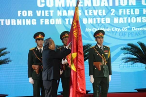 Phó Thủ tướng Thường trực Trương Hòa Bình trao Huân chương Bảo vệ Tổ quốc cho Cục Gìn giữ hòa bình Việt Nam (Bộ Quốc phòng)