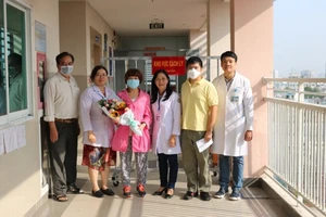 Vợ của bệnh nhân Trung Quốc nhiễm virus Corona đã xuất viện
