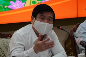 Đồng chí Nguyễn Thành Phong phát biểu chỉ đạo tại cuộc họp