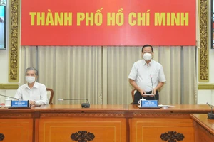 Đồng chí Phan Văn Mãi phát biểu tại cuộc họp. Ảnh: CAO THĂNG