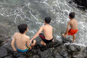 Quảng Ngãi: Tắm Gành Yến, hai học sinh lớp 5 bị đuối nước