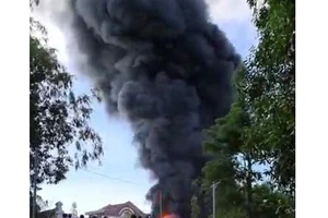 Cháy kho sản xuất mui nệm ở Quảng Ngãi