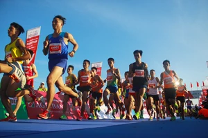 Sôi động Giải vô địch quốc gia Marathon và cự ly dài Báo Tiền Phong lần thứ 61