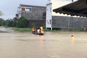 Quảng Ngãi: Tìm thấy thi thể người dân bị nước cuốn trôi sông Phước Giang