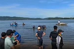 Quảng Ngãi: Tìm thấy nạn nhân chìm ghe mất tích do bão số 9