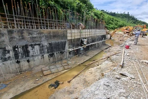 Quảng Ngãi: Khẩn trương khắc phục sạt lở bờ sông trước mùa mưa bão