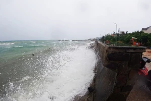 Đảo Lý Sơn biển động gió cấp 6, giật mạnh cấp 7 ảnh hưởng bão số 4