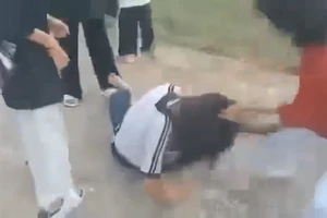 Xác minh clip nữ sinh bị đánh hội đồng ở Quảng Ngãi
