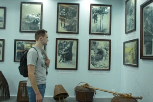 Trưng bày vô thời hạn các bức ảnh vụ thảm sát Sơn Mỹ của ông Ronald L. Haeberle tại Khu Chứng tích Sơn Mỹ tại Quảng Ngãi