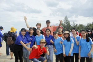 Giao lưu sinh viên Mỹ-Việt Nam-Lào trên đất Quảng Ngãi