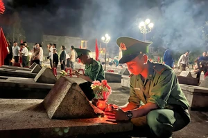 Thắp nến tri ân các anh hùng liệt sĩ tại Quảng Ngãi