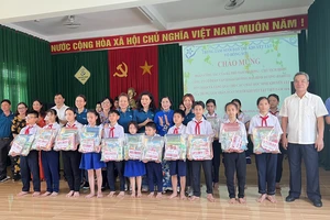 Trung tâm Nuôi dạy trẻ khuyết tật Võ Hồng Sơn tiếp nhận tài trợ hơn 100 triệu đồng