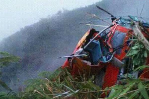 8 người chết trong vụ rơi trực thăng tìm kiếm cứu nạn ở Indonesia