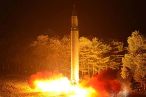 Triều Tiên công bố hình ảnh phóng thử ICBM