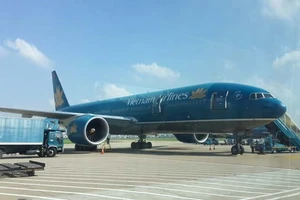 Vietnam Airlines điều chỉnh kế hoạch khai thác do ảnh hưởng bão Hato. Ảnh: MỸ HẠNH