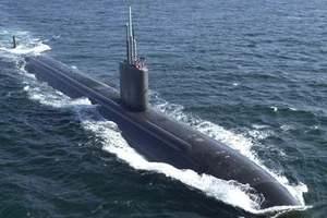 Tàu ngầm hạt nhân Mỹ tới Hàn Quốc 