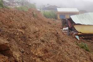 Nhiều nạn nhân bị vùi lấp trong vụ sạt lở núi ở Quảng Nam