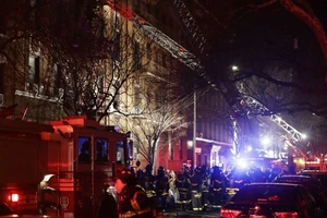 Cháy chung cư ở New York làm 12 người chết