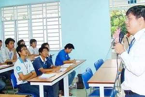Giảng viên ĐH Bách khoa TPHCM trong giờ dạy thuộc chương trình tiên tiến