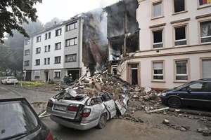 Nổ lớn phá hủy tòa nhà chung cư ở Đức