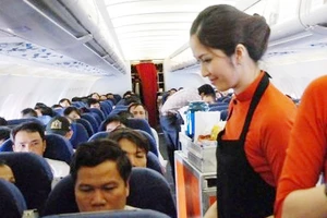 Phạt 15 triệu đồng nam hành khách đánh nữ tiếp viên trên máy bay
