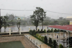 Cần Giờ mưa to, gió giật mạnh, phà Bình Khánh phải hoạt động để cấp cứu bệnh nhân