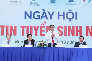  NGND.PGS.TS Hồ Thanh Phong - Hiệu trưởng Đại học HIU phát biểu tại Ngày hội Thông tin tuyển sinh 2019