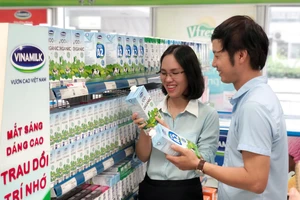 Nguồn gốc và giá cả là một trong những yếu tố ảnh hưởng đến quyết định của người tiêu dùng khi chọn mua sữa tươi