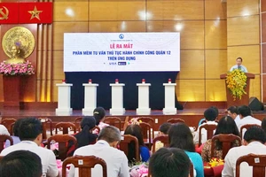 Ông Trần Hữu Trí - Bí thư Quận ủy, Chủ tịch HĐND quận phát biểu tại Lễ ra mắt ứng dụng IURA. Ảnh: TTĐTQ12