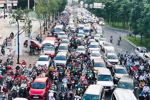 Giải quyết ùn tắc giao thông đường Nguyễn Hữu Cảnh
