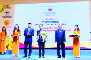 Pymepharco nhận Cúp Vàng Tốp 10 “Thương hiệu Việt uy tín lần thứ 15” 